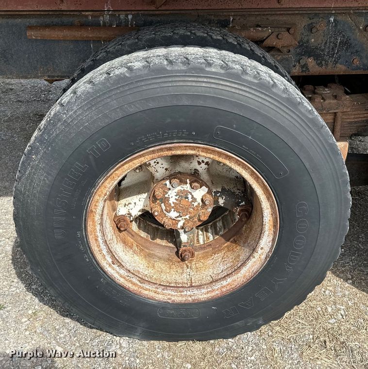 image for item EJ0318 1976 International  Transtar 4300 dump truck