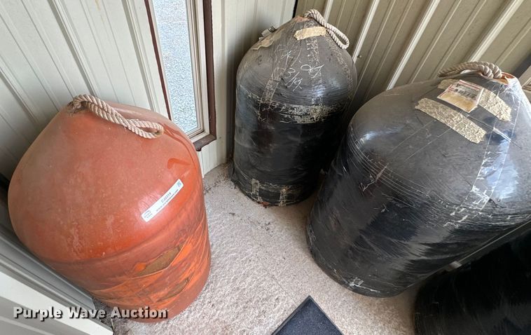 image for item EJ0319 (4) pipeline pigs