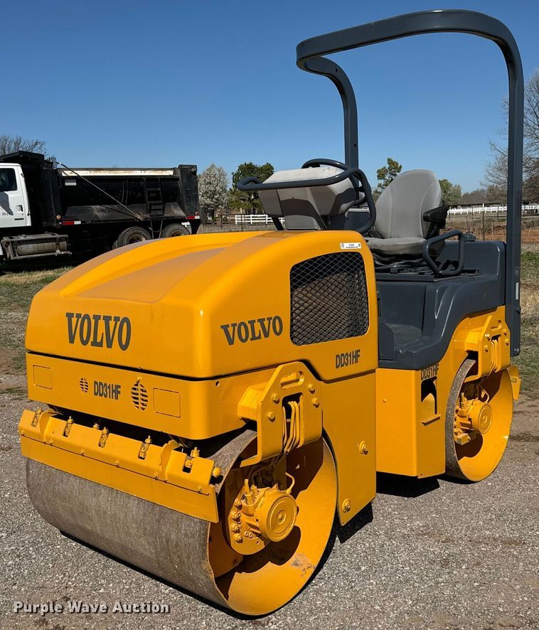 image for item EJ0326 2008 Volvo DD31HF double drum vibratory roller