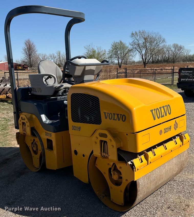 image for item EJ0326 2008 Volvo DD31HF double drum vibratory roller