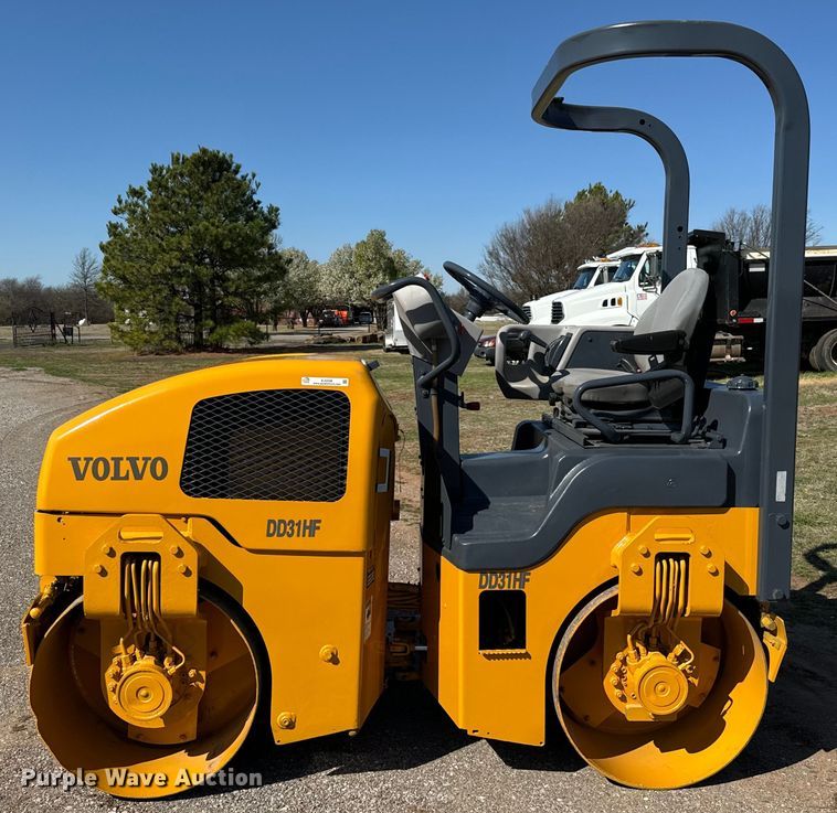 image for item EJ0326 2008 Volvo DD31HF double drum vibratory roller