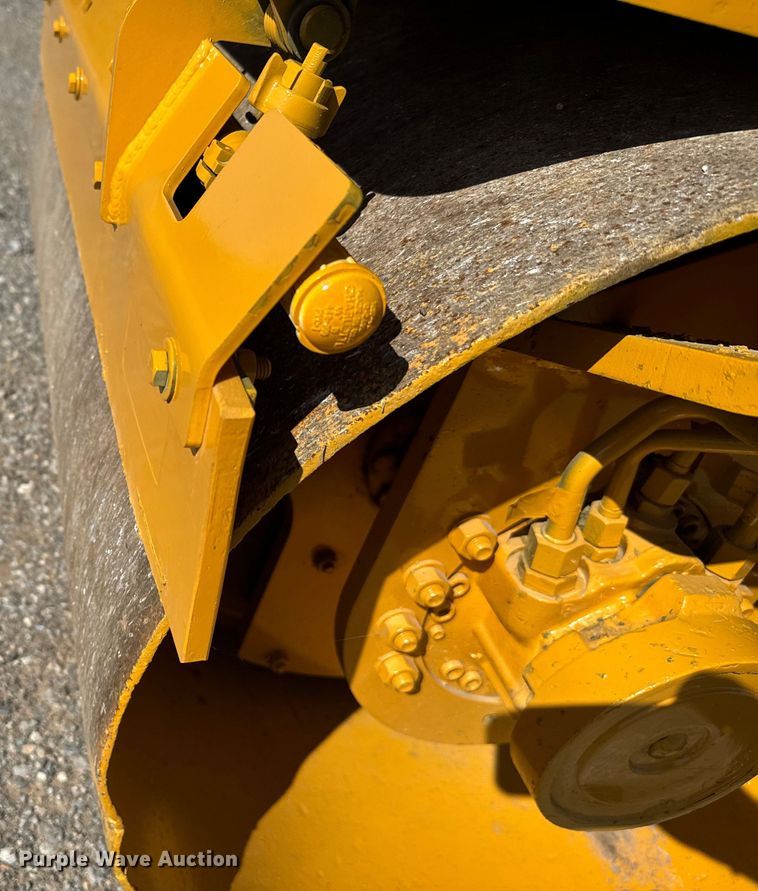 image for item EJ0326 2008 Volvo DD31HF double drum vibratory roller