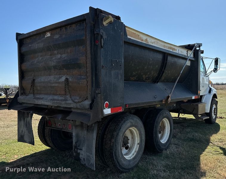 image for item EJ0327 2007 Sterling dump truck