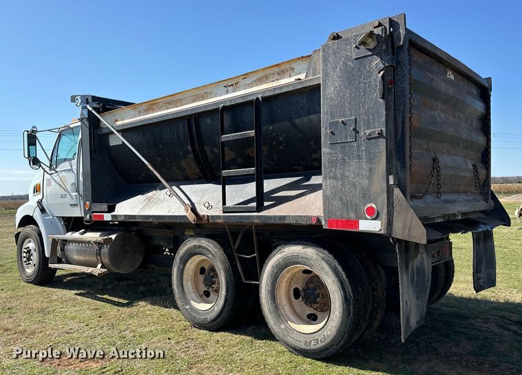 image for item EJ0327 2007 Sterling dump truck
