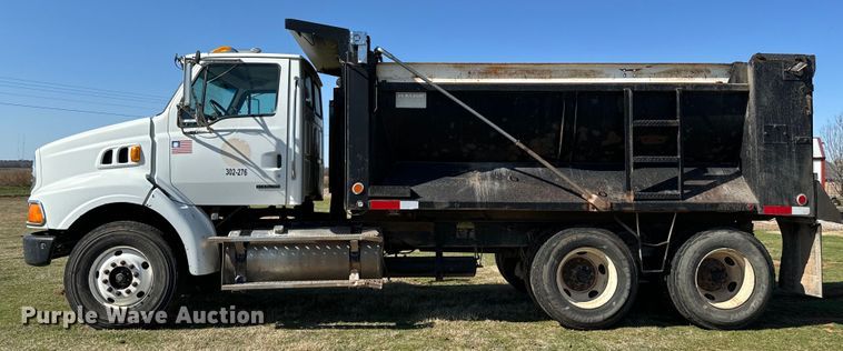 image for item EJ0327 2007 Sterling dump truck