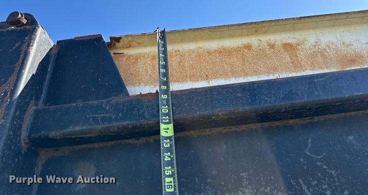 image for item EJ0327 2007 Sterling dump truck