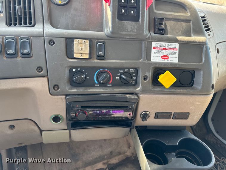 image for item EJ0327 2007 Sterling dump truck