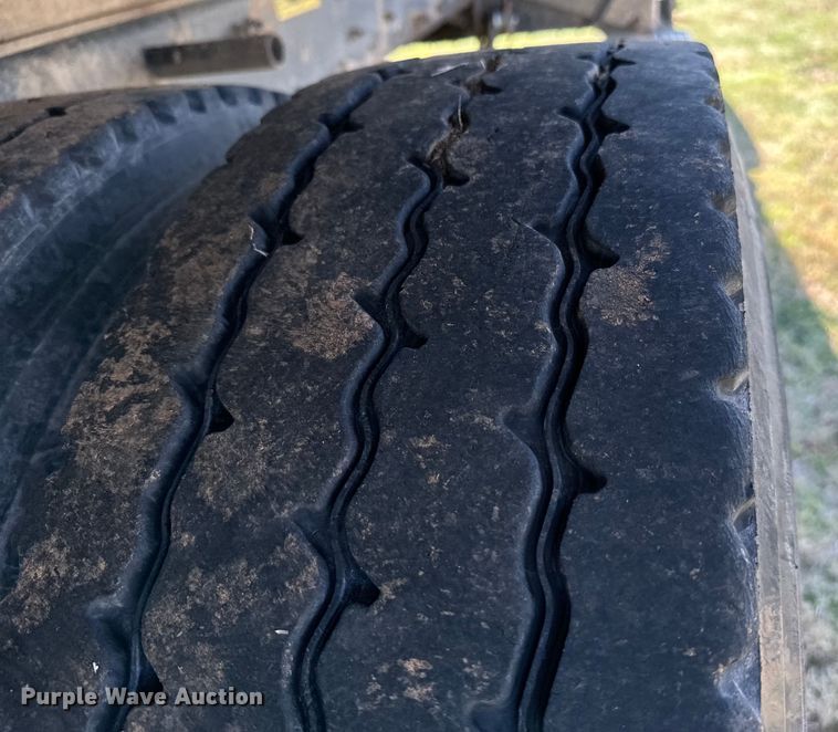 image for item EJ0327 2007 Sterling dump truck