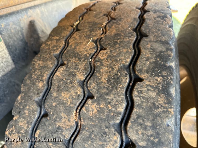 image for item EJ0327 2007 Sterling dump truck