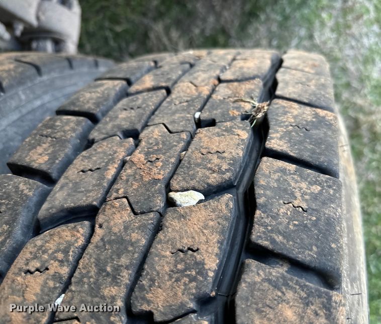 image for item EJ0327 2007 Sterling dump truck