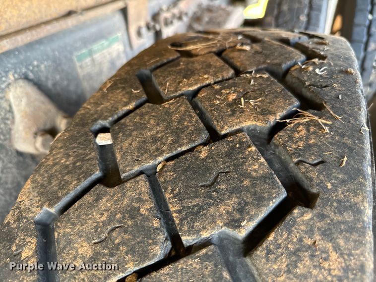 image for item EJ0327 2007 Sterling dump truck