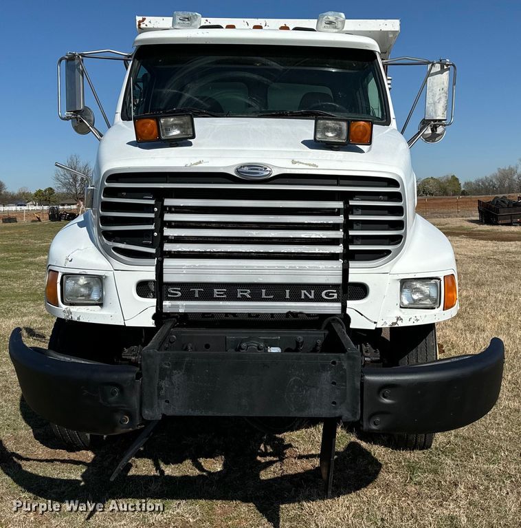 image for item EJ0328 2007 Sterling dump truck
