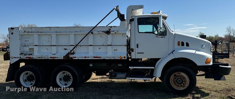 image for item EJ0328 2007 Sterling dump truck
