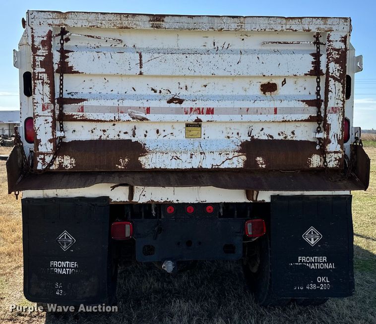 image for item EJ0328 2007 Sterling dump truck