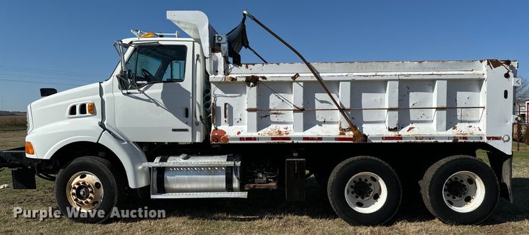 image for item EJ0328 2007 Sterling dump truck