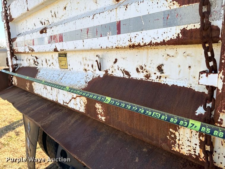 image for item EJ0328 2007 Sterling dump truck