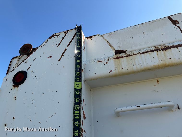 image for item EJ0328 2007 Sterling dump truck