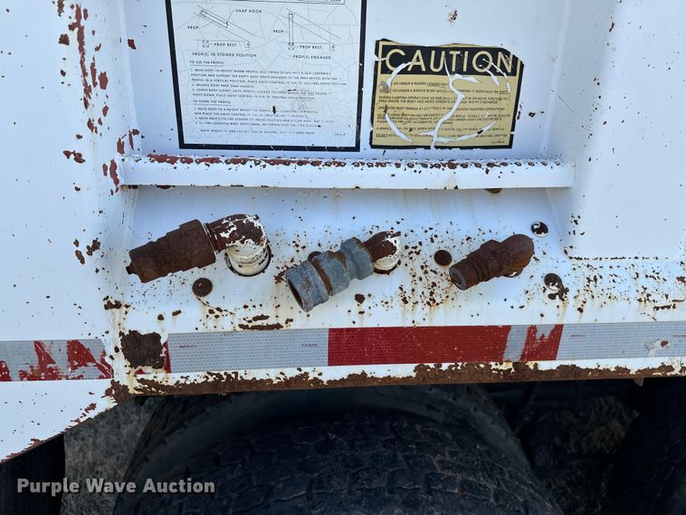 image for item EJ0328 2007 Sterling dump truck