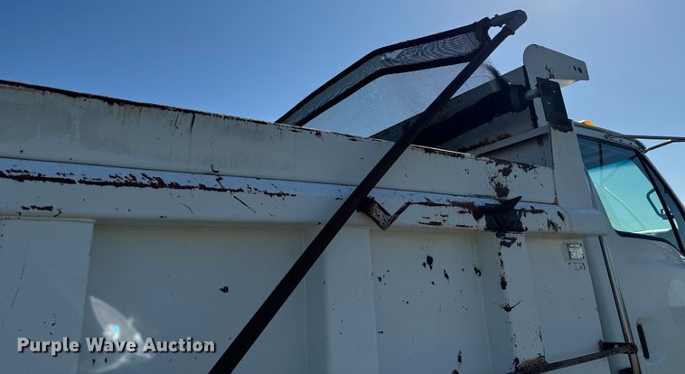 image for item EJ0328 2007 Sterling dump truck
