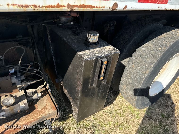 image for item EJ0328 2007 Sterling dump truck