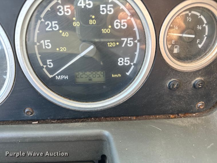 image for item EJ0328 2007 Sterling dump truck