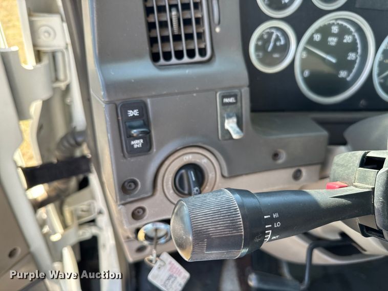 image for item EJ0328 2007 Sterling dump truck