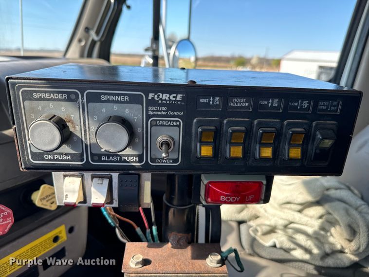 image for item EJ0328 2007 Sterling dump truck