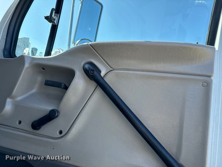 image for item EJ0328 2007 Sterling dump truck