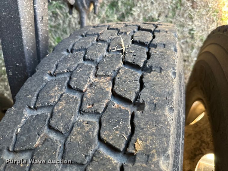 image for item EJ0328 2007 Sterling dump truck