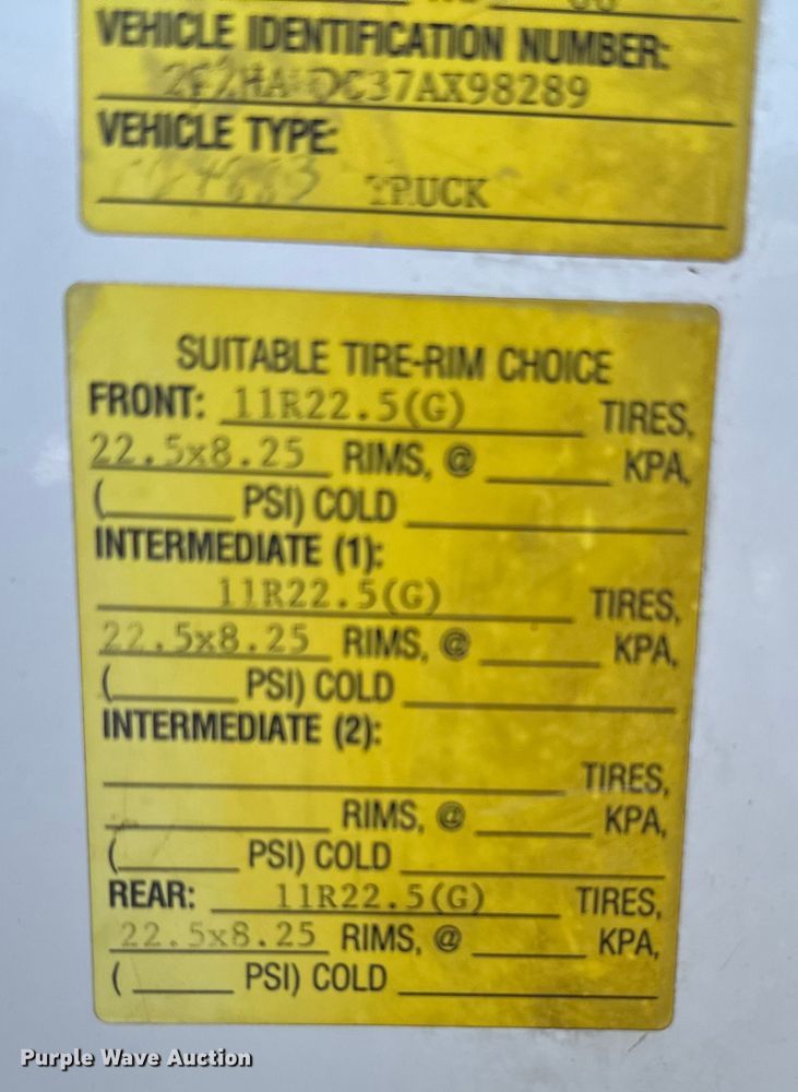 image for item EJ0328 2007 Sterling dump truck