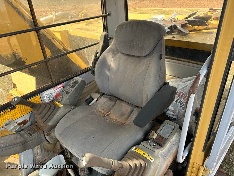 image for item EJ0339 1996 John Deere 690E LC excavator