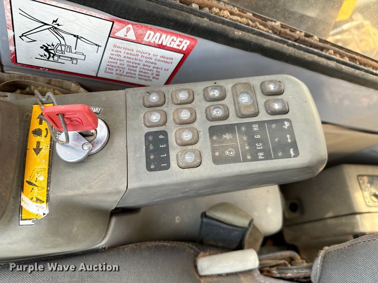 image for item EJ0339 1996 John Deere 690E LC excavator