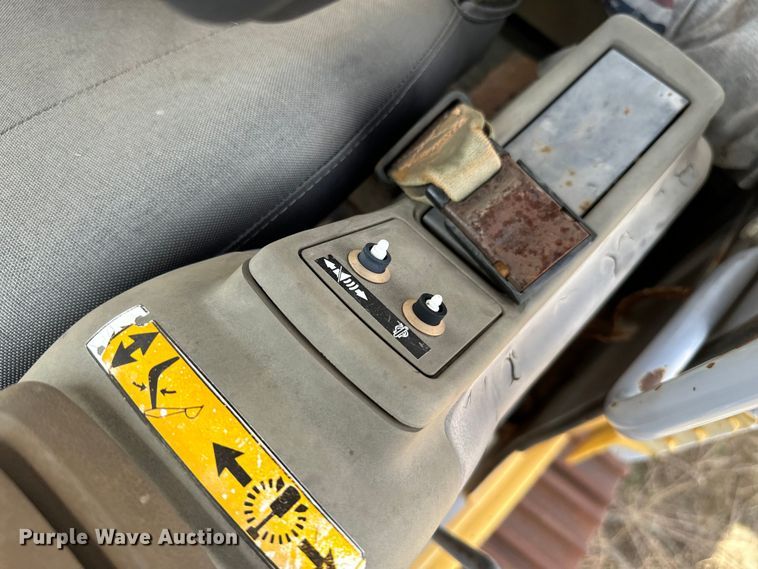 image for item EJ0339 1996 John Deere 690E LC excavator