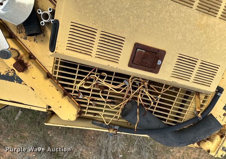 image for item EJ0339 1996 John Deere 690E LC excavator