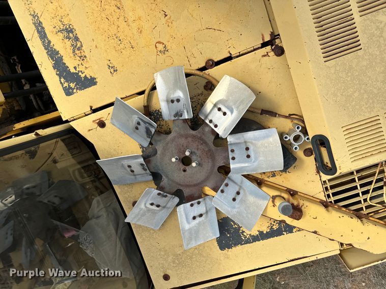 image for item EJ0339 1996 John Deere 690E LC excavator