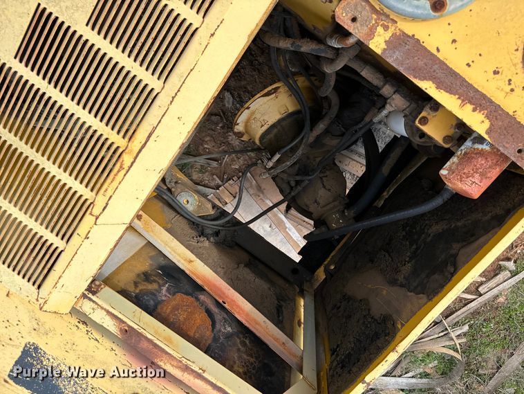 image for item EJ0339 1996 John Deere 690E LC excavator