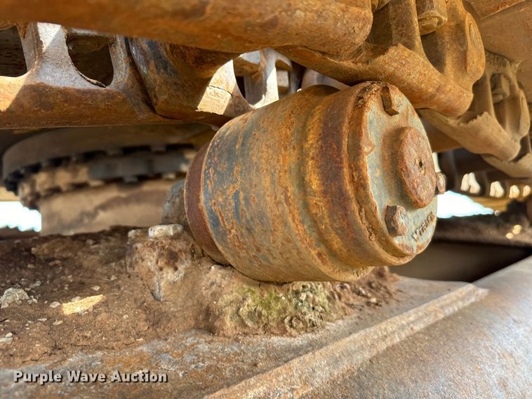 image for item EJ0339 1996 John Deere 690E LC excavator