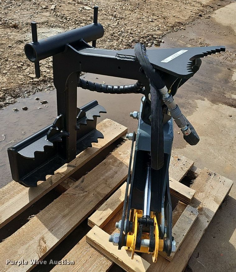 image for item EJ5988 Tebben TNA-MG-UM compact utility loader log grapple 