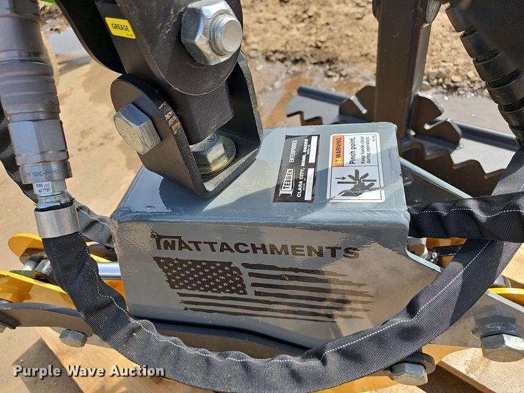 image for item EJ5988 Tebben TNA-MG-UM compact utility loader log grapple 