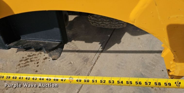 image for item EJ5988 Tebben TNA-MG-UM compact utility loader log grapple 