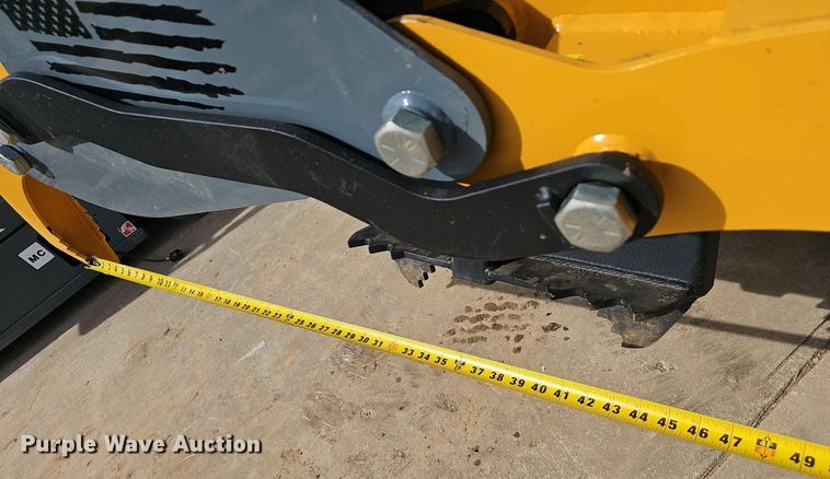 image for item EJ5988 Tebben TNA-MG-UM compact utility loader log grapple 