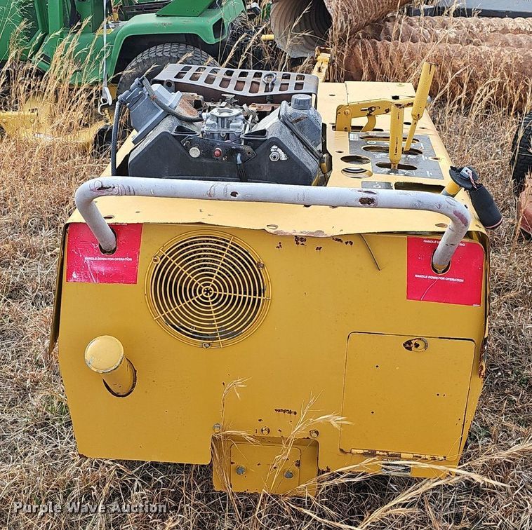 image for item EJ5993 1994 Vermeer  V1850 trencher