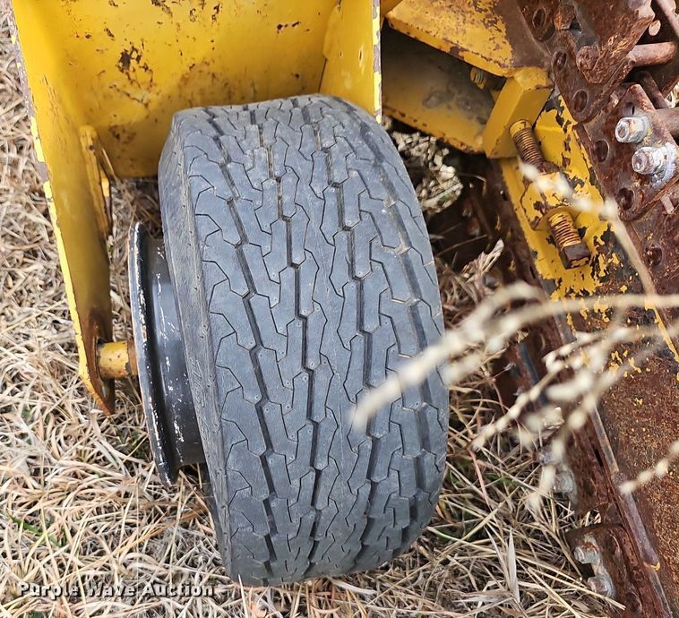 image for item EJ5993 1994 Vermeer  V1850 trencher