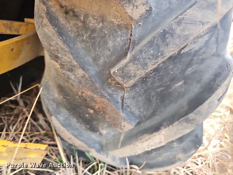 image for item EJ5993 1994 Vermeer  V1850 trencher