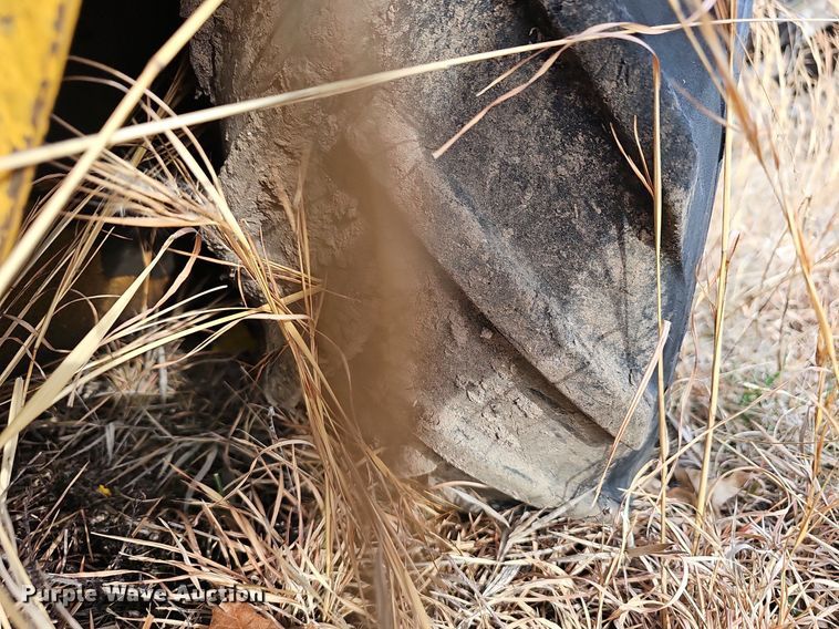 image for item EJ5993 1994 Vermeer  V1850 trencher