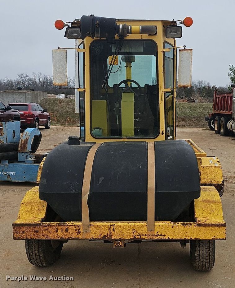 image for item EJ6101 Superior Broom DT80CT broom