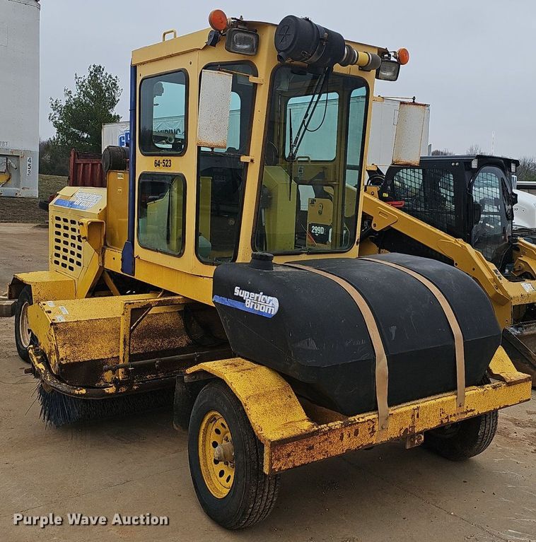 image for item EJ6101 Superior Broom DT80CT broom