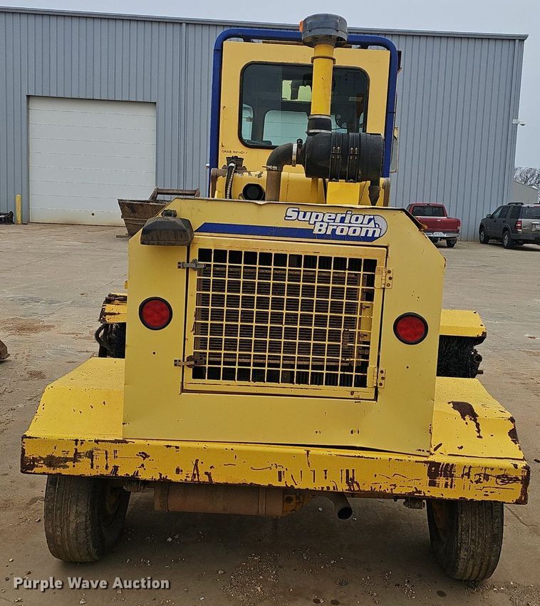 image for item EJ6101 Superior Broom DT80CT broom