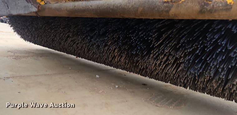 image for item EJ6101 Superior Broom DT80CT broom