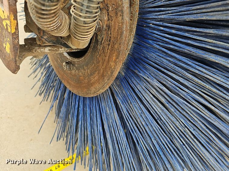 image for item EJ6101 Superior Broom DT80CT broom